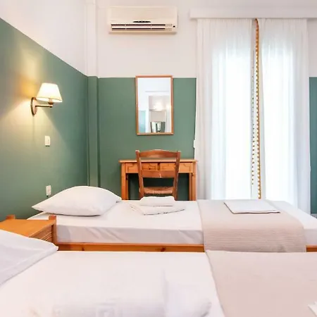 Pensión Flora Tínos