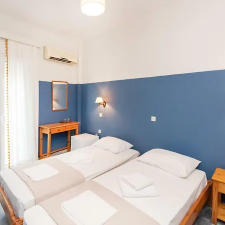 Flora Affittacamere Tínos