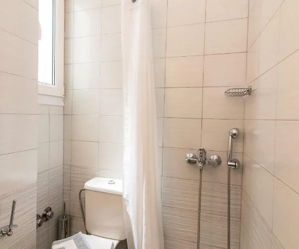 Flora Pensionat Tínos